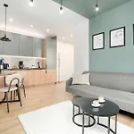 Charming In The Center Of By Renters * رشيشوف