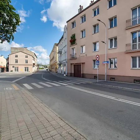 Charming In The Center Of By Renters