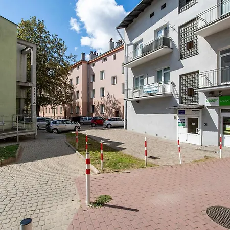 Charming In The Center Of By Renters *