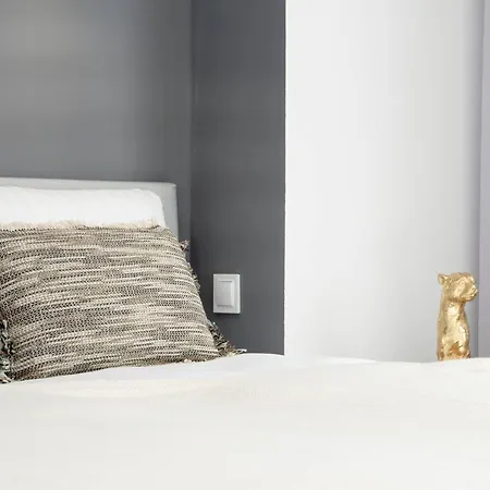 Charming In The Center Of By Renters Appartement *