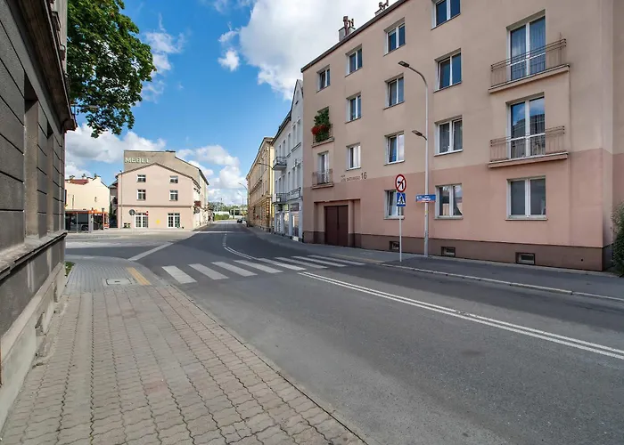 Charming In The Center Of By Renters