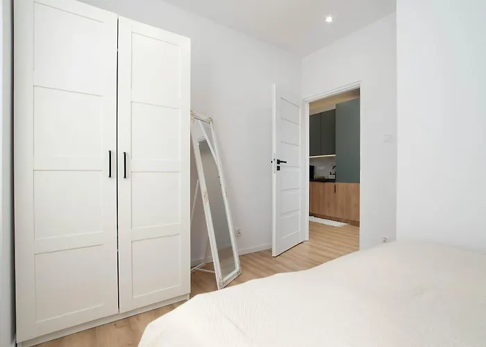 Charming In The Center Of By Renters Lägenhet